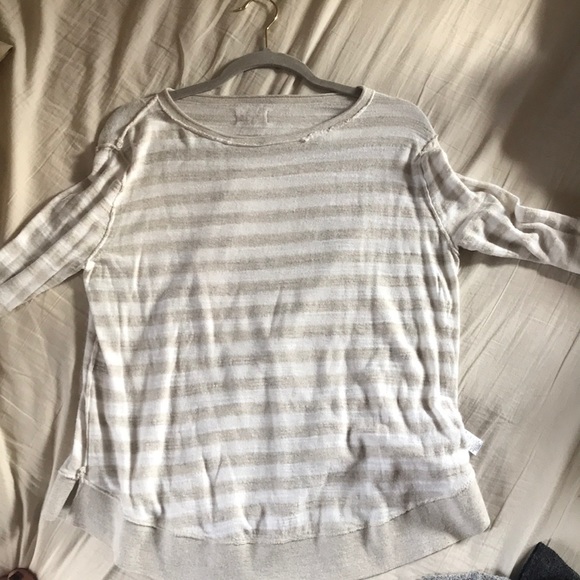 Tops - Picture 7 of 8